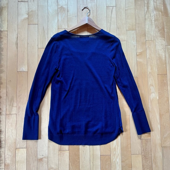 Tahari Navy Blue Merino and Silk sweater - Picture 4 of 5